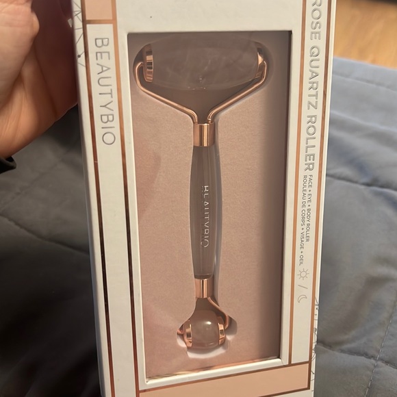 Rose Quartz Roller - Picture 1 of 2